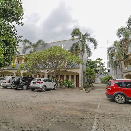 Reddoorz Plus @ Karet Pedurenan 3 Jakarta Exteriör bild
