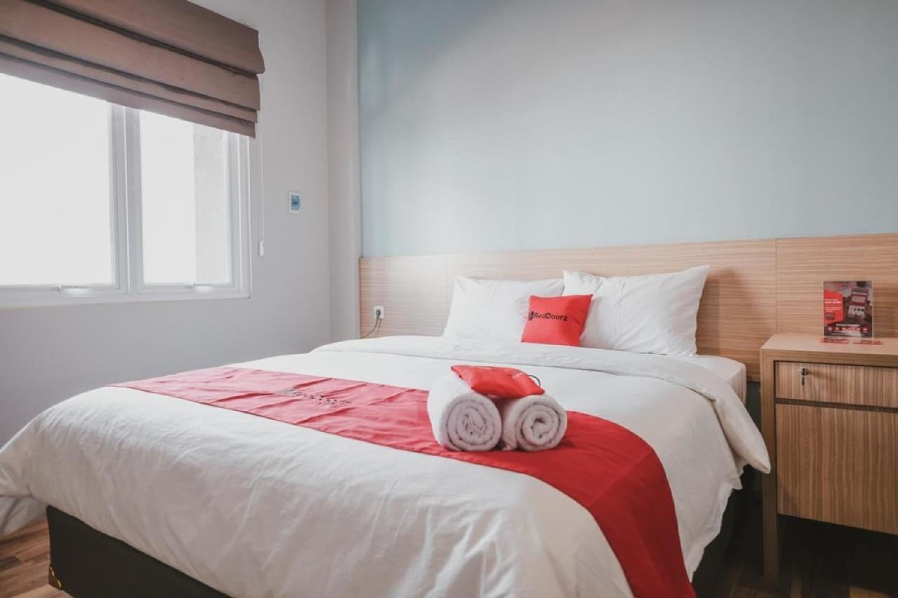 Reddoorz Plus @ Karet Pedurenan 3 Jakarta Exteriör bild