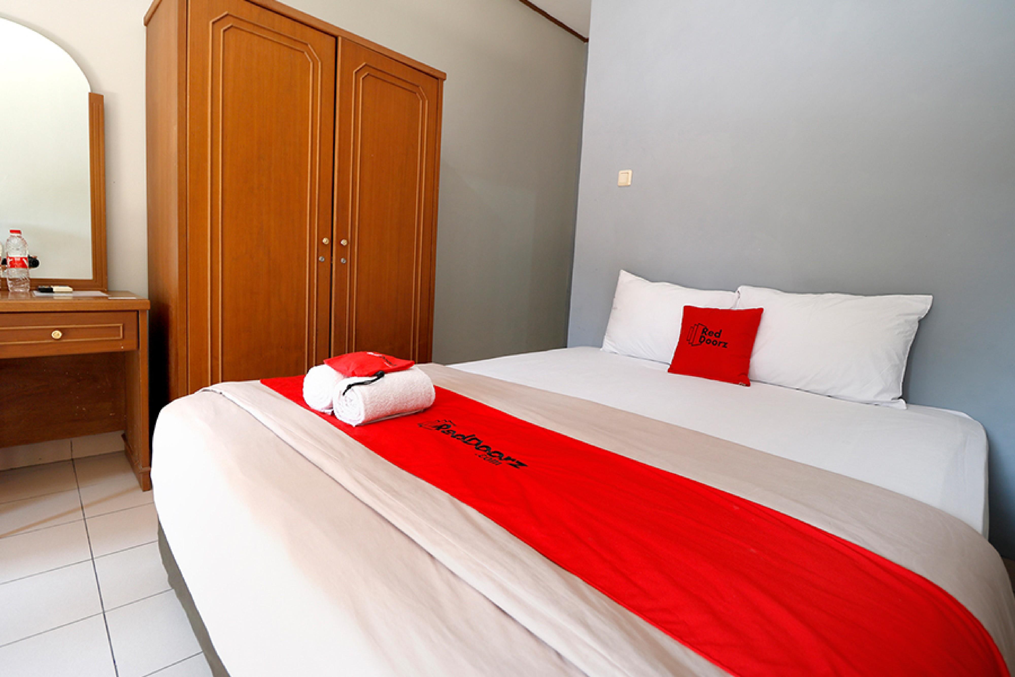 Reddoorz Plus @ Karet Pedurenan 3 Jakarta Exteriör bild