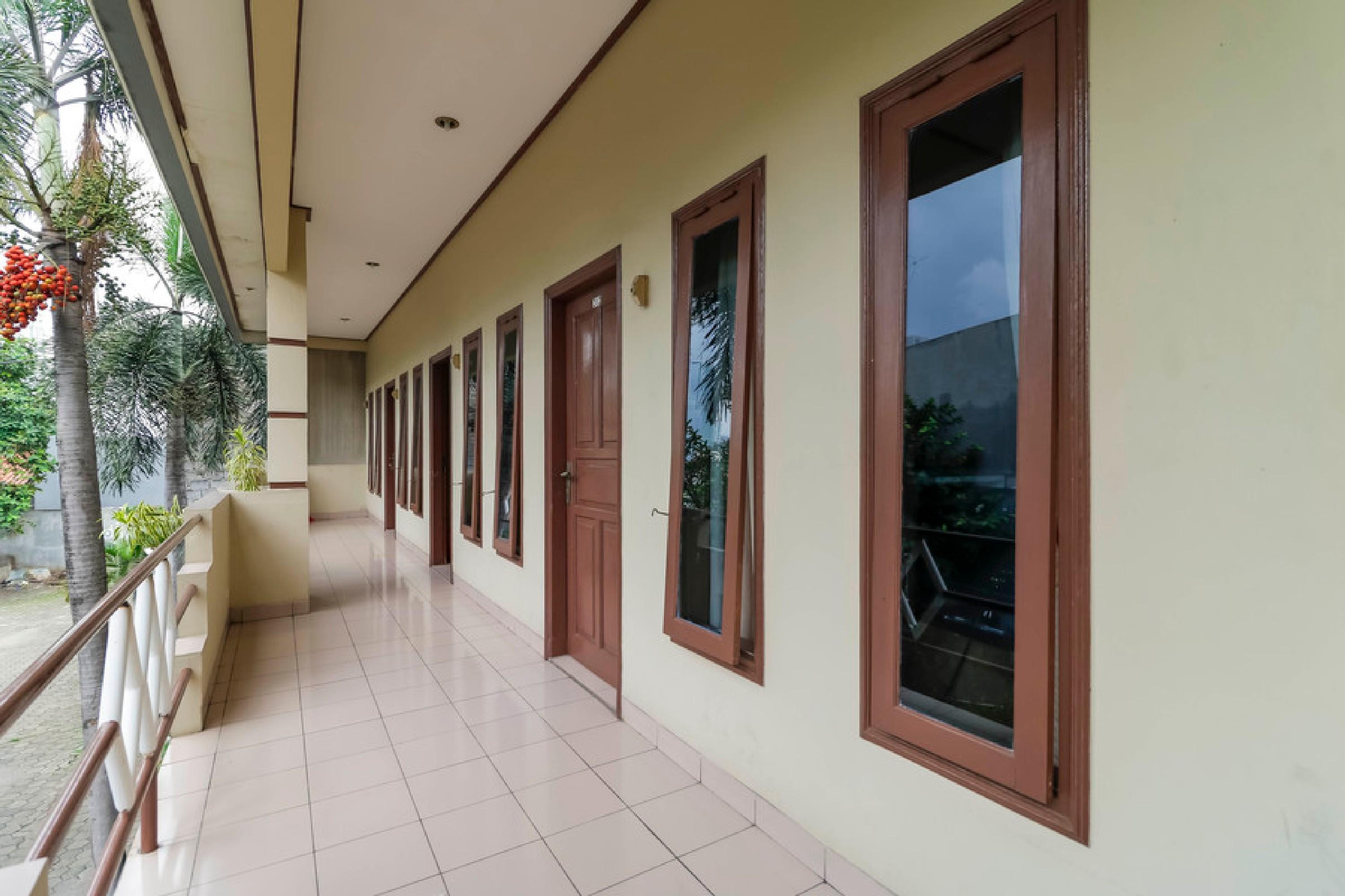 Reddoorz Plus @ Karet Pedurenan 3 Jakarta Exteriör bild