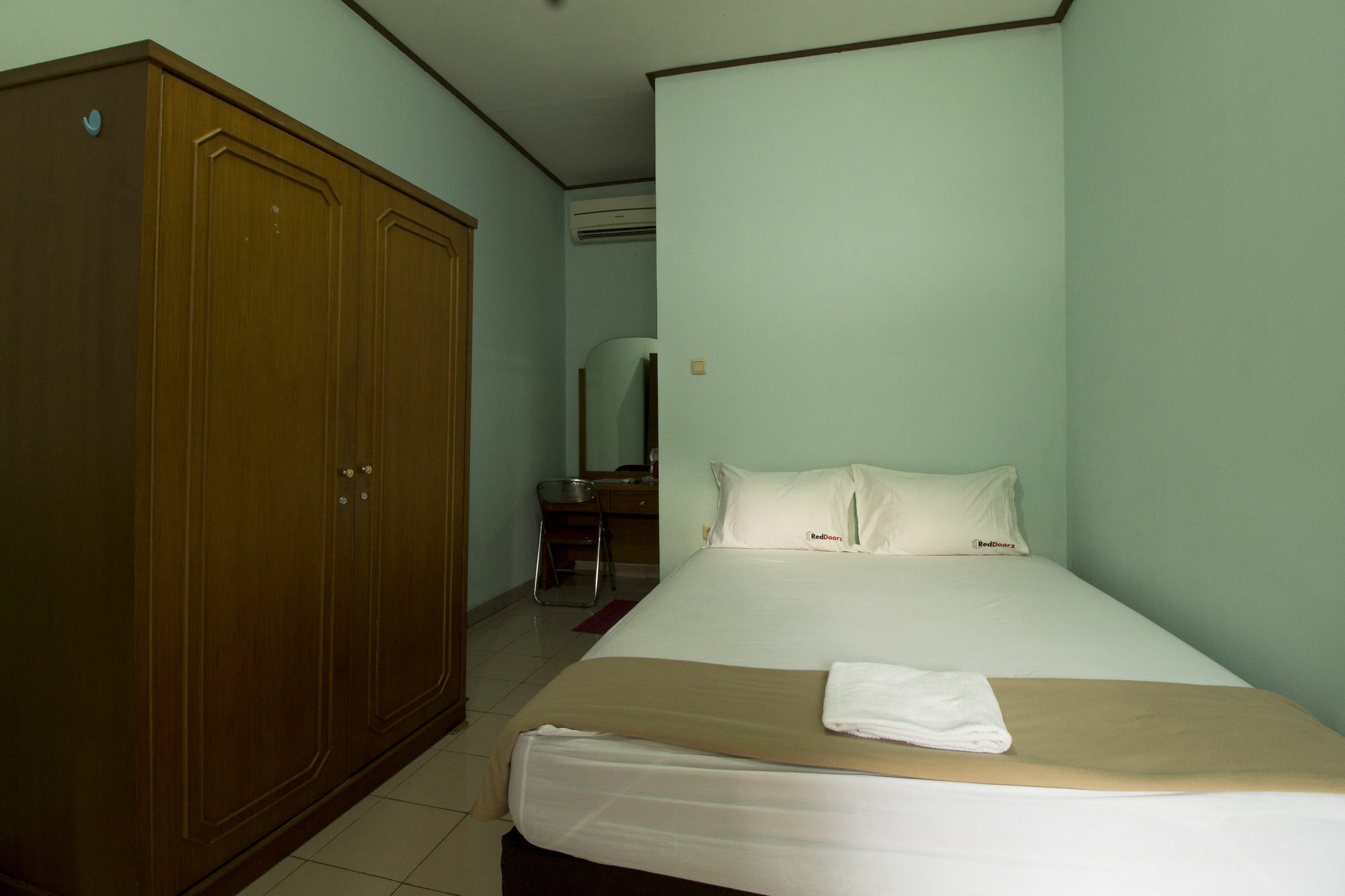 Reddoorz Plus @ Karet Pedurenan 3 Jakarta Exteriör bild